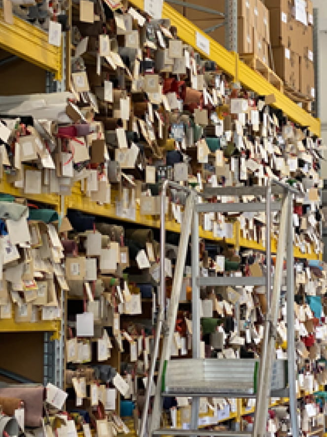 D.well Philosophy - Natural wood grain texture