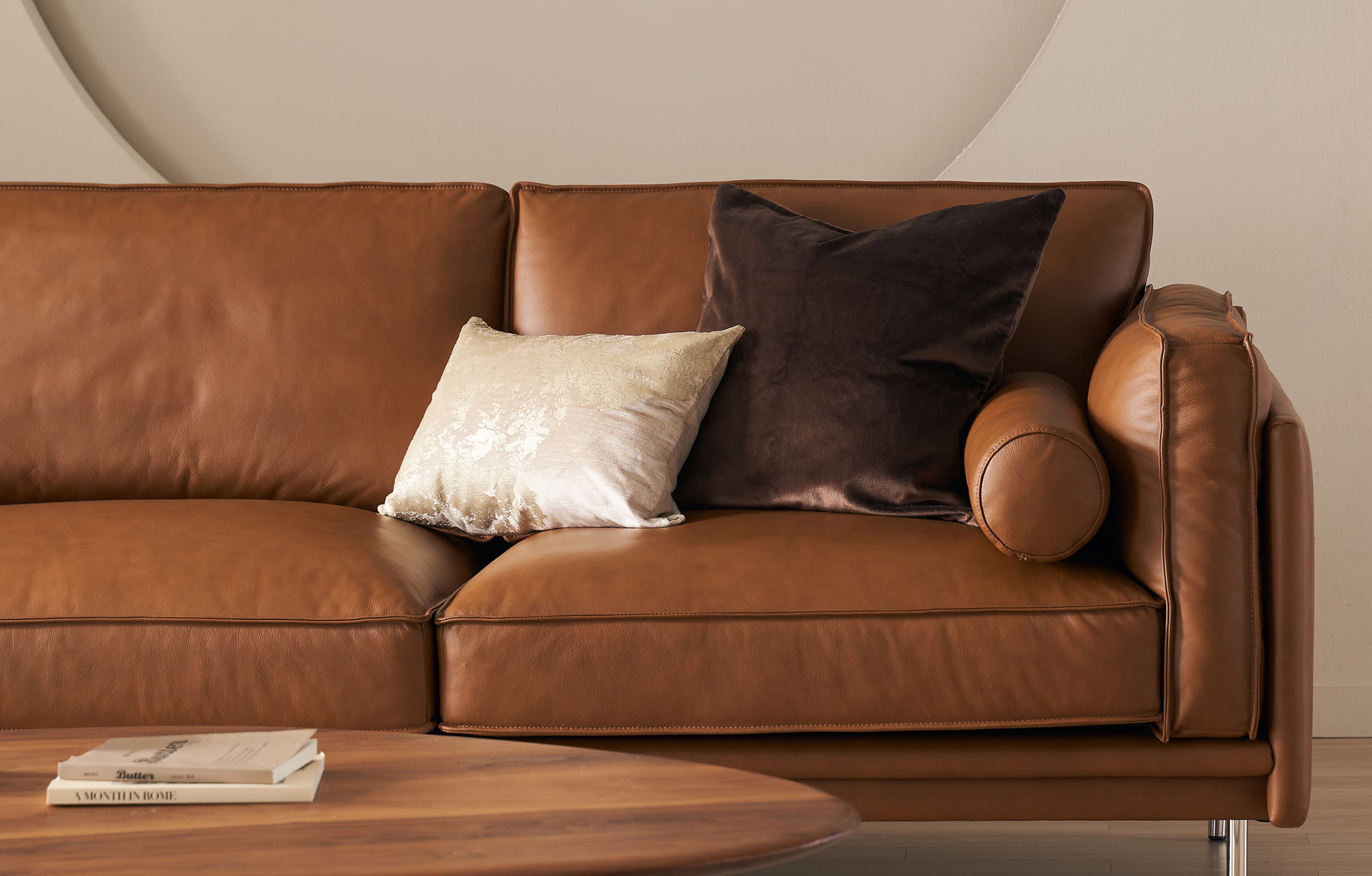 pillowtalk 소파 메인