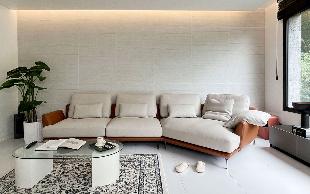 Pillowtalk Sofa Side View