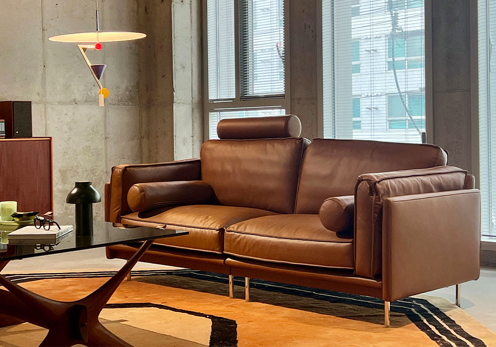 Pillowtalk Sofa Detail View